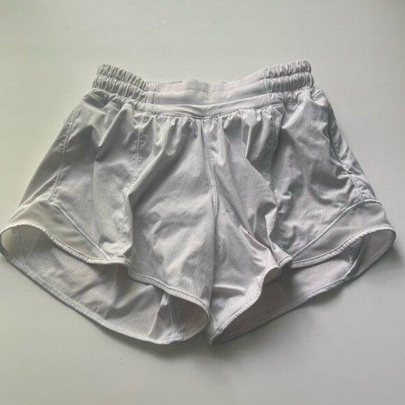 Lululemon Hotty Hot Short 4” White Size 2 - Picture 1 of 4